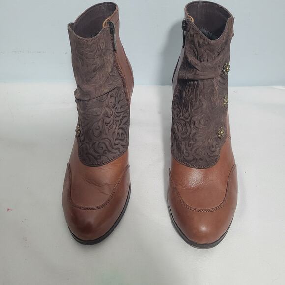 L'ARTISTE Shoes - L'Artiste Belgard Bootie In Brown Hand Painted Leather & Embossed Suede Size 41